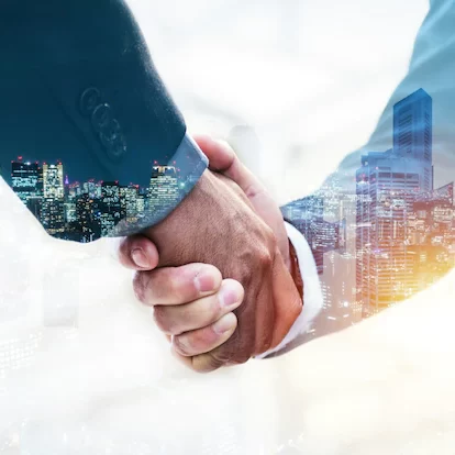 welcome-double-exposure-business-man-partner-handshake_33829-169